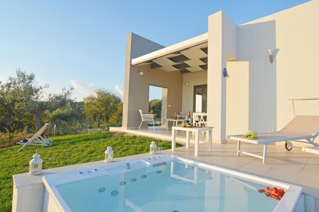 Villa Pettegola Tenuta Il Cavaliere Di Italia Noto- Vista Mare Mini Piscina Idromassaggio Kültér fotó